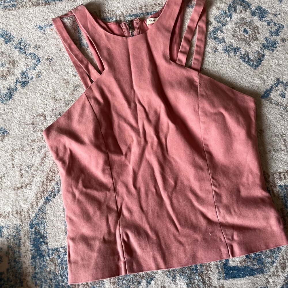 Tea n Rose Pink Tank Top with Rounded Neckline